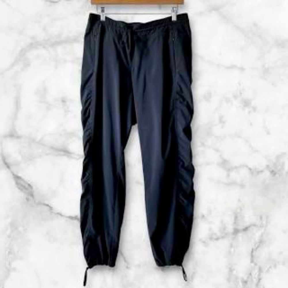 Athleta La Viva Pant in Navy size 4